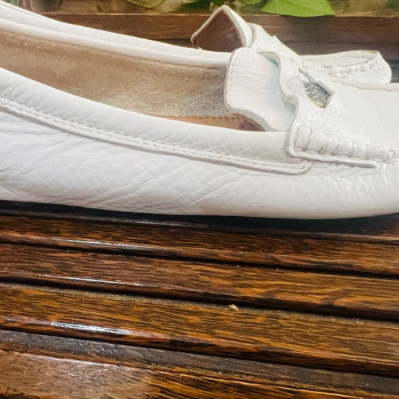Coach whiteb Leather Loafers with Silver Accent - Picture 4 of 7